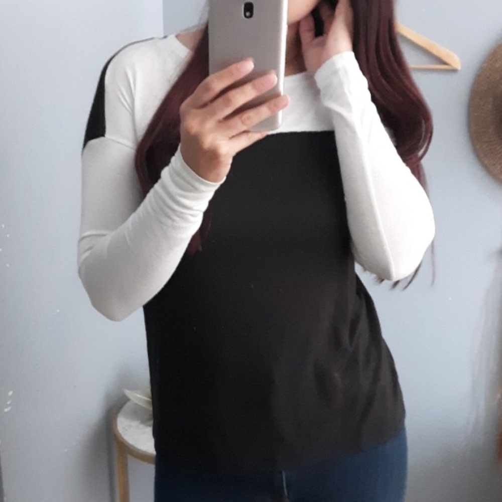 VINCE COLOR BLOCK BLACK WHITE MONOCHROMATIC LONG SLEEVE PULLOVER TOP XXS